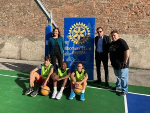 Rotary inaugura Campo Basket